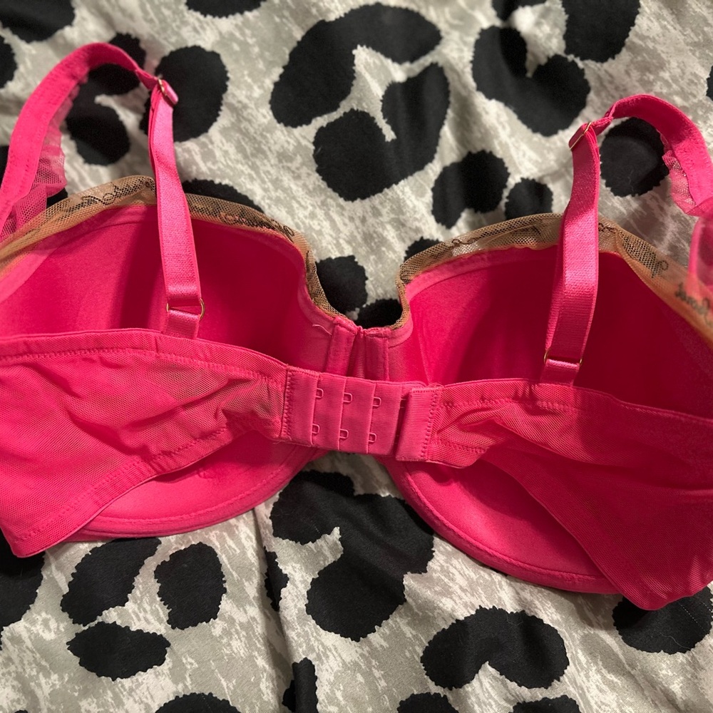 Victoria's Secret Bright Pink smooth logo embroidery lightly lined bra New 36DDD - Picture 11 of 11